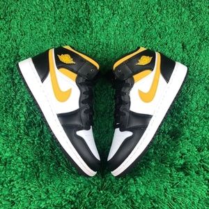 Air Jordan 1 Mid GS White Pollen Black Sneaker size 4y 5.5 women's